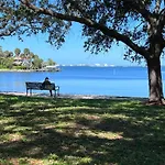 Private Villa With Outside Garden Walk To The Bay And Ringling Museum Minutes From Downtown
