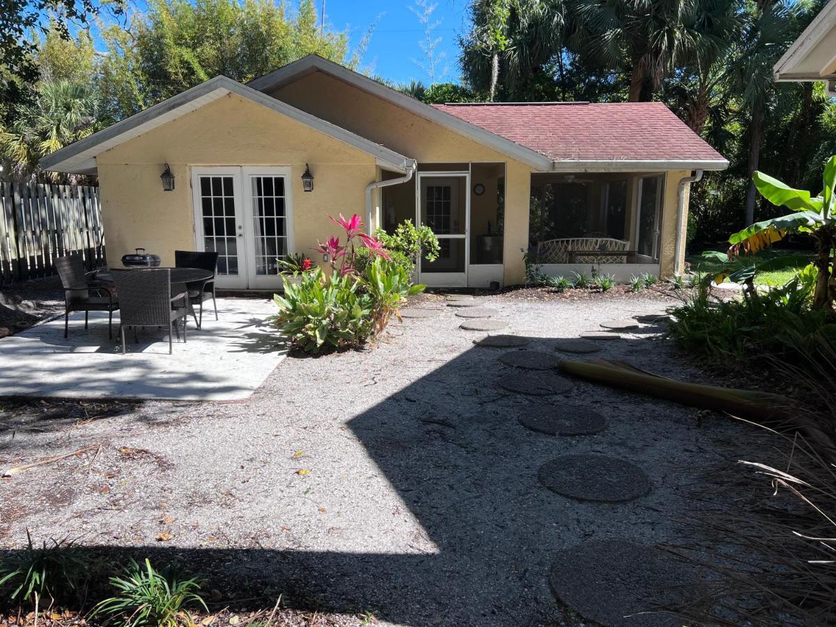 Private With Outside Garden Walk To The Bay And Ringling Museum Minutes From Downtown Sarasota
