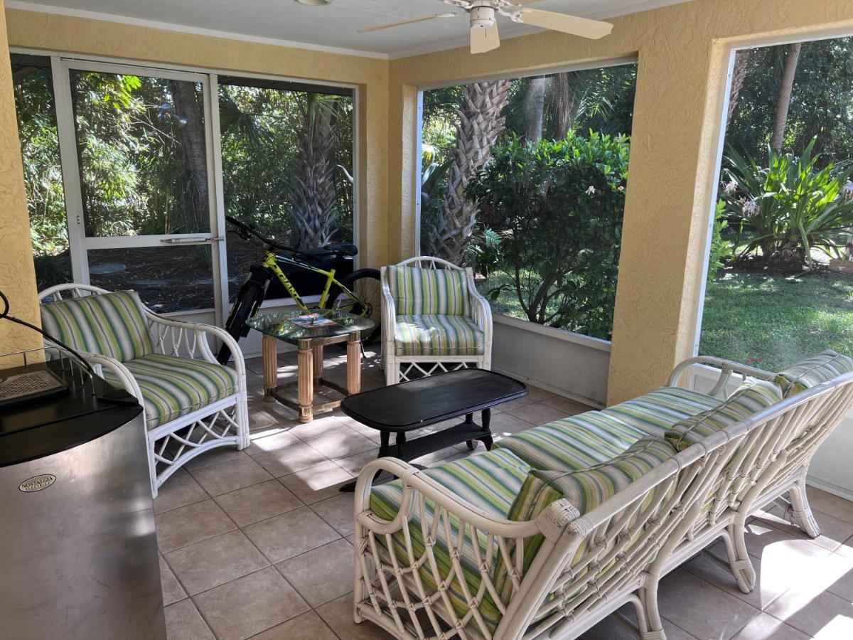 Private With Outside Garden Walk To The Bay And Ringling Museum Minutes From Downtown
